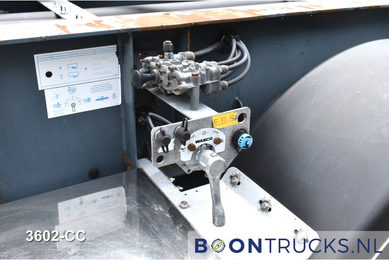 Container transporter/ Swap body semi-trailer Van Hool 3B0071 STACK PRICE € 11500 | 20-30ft * ADR: FL, AT, OX * 3840 KG * LIFT AXLE: picture 18 Container transporter/ Swap body semi-trailer Van Hool 3B0071 STACK PRICE € 11500 | 20-30ft * ADR: FL, AT, OX * 3840 KG * LIFT AXLE: picture 18