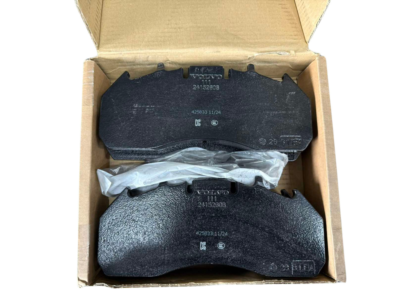 VOLVO BRAKE PADS 24204886 - Brake pads for Truck: picture 2 VOLVO BRAKE PADS 24204886 - Brake pads for Truck: picture 2