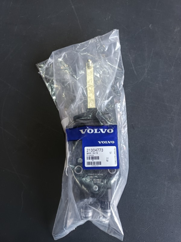 VOLVO CABIN LEVEL VALVE - 21304773 - Cab and interior for Truck: picture 1 VOLVO CABIN LEVEL VALVE - 21304773 - Cab and interior for Truck: picture 1