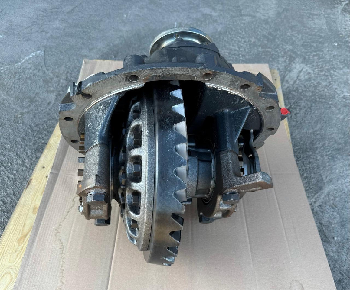 VOLVO Differential Groups 20701332 / 20487379 - Axle and parts for Truck: picture 2 VOLVO Differential Groups 20701332 / 20487379 - Axle and parts for Truck: picture 2