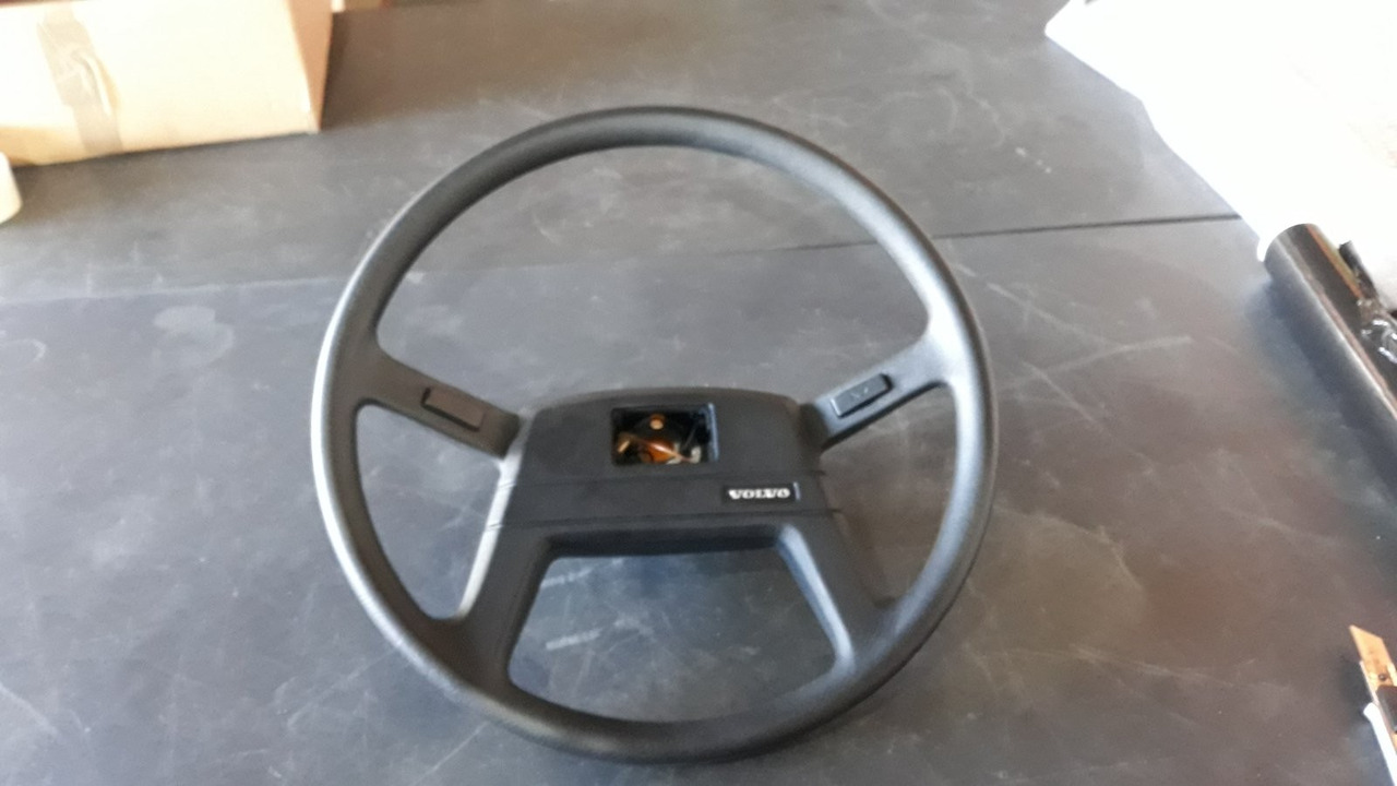 VOLVO STEERING WHEEL 1607359 - Steering wheel for Truck: picture 1 VOLVO STEERING WHEEL 1607359 - Steering wheel for Truck: picture 1