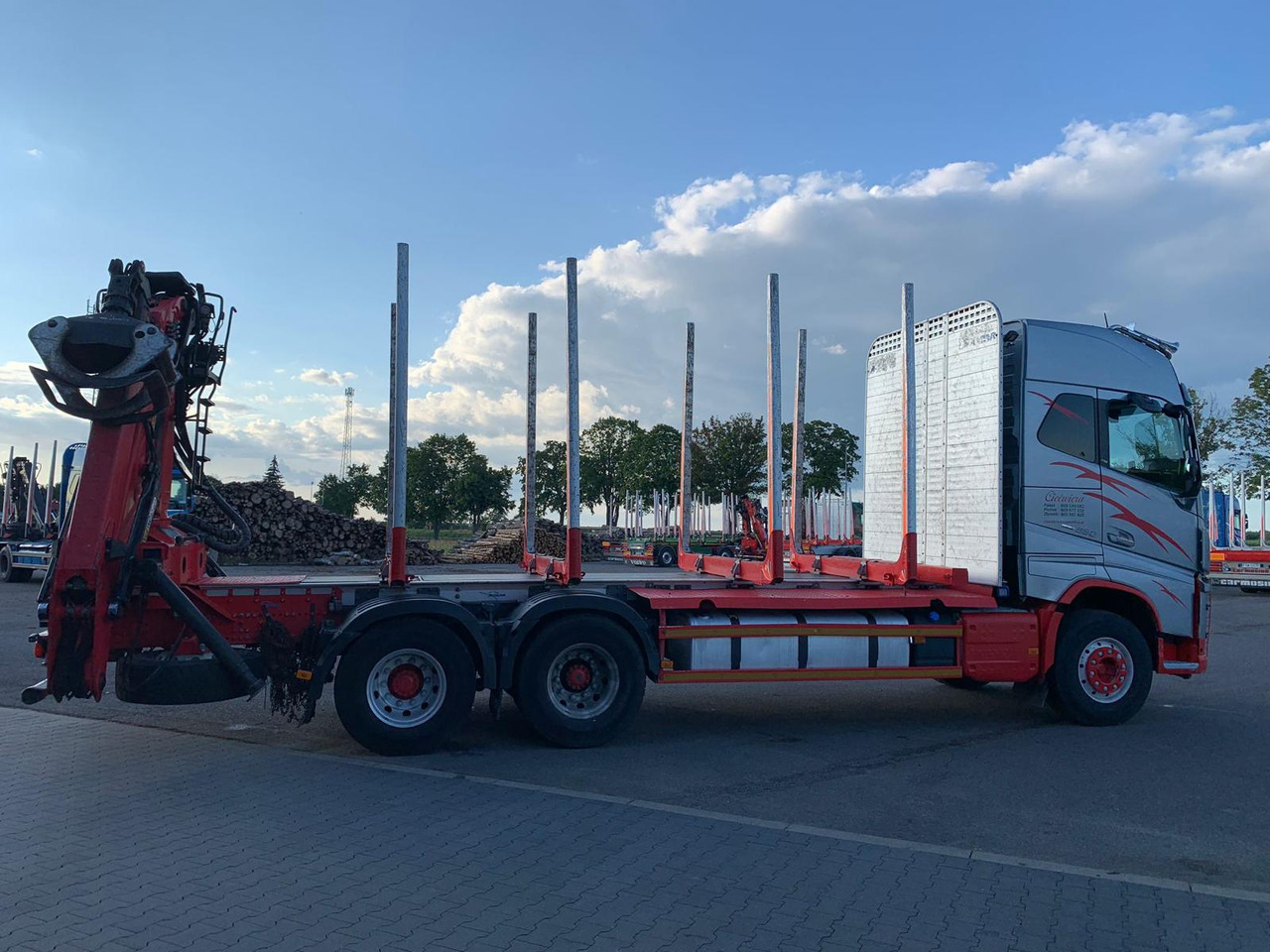 VOLVO FH16 650 - Logging truck, Crane truck: picture 4 VOLVO FH16 650 - Logging truck, Crane truck: picture 4
