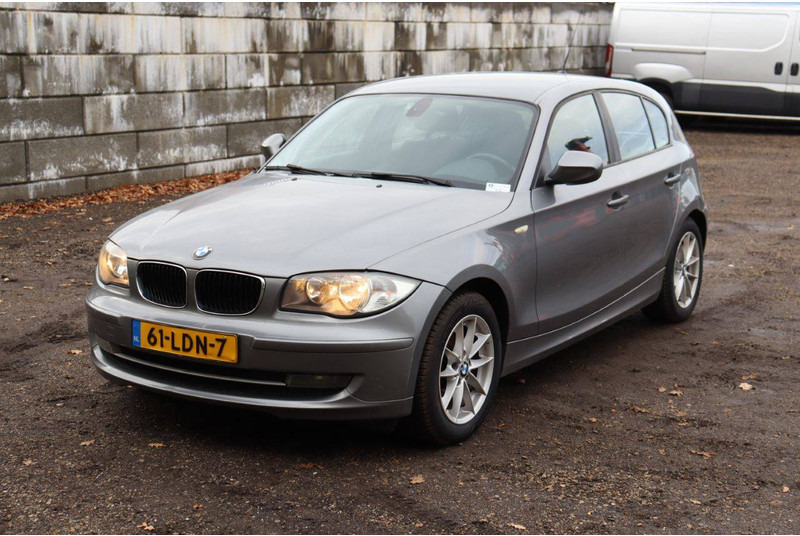 Sedan BMW 1 Serie 116i: picture 9