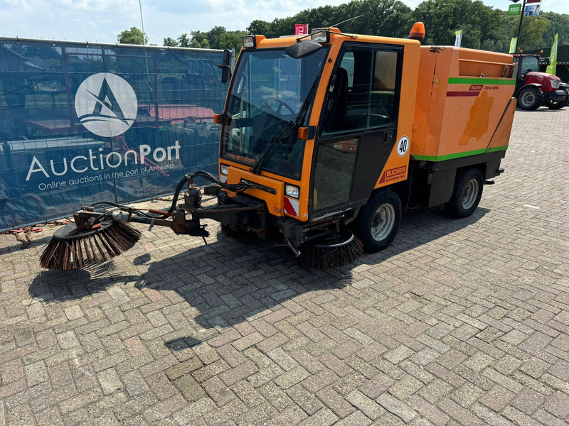 Bucher CityCat 2000 - Road sweeper: picture 1 Bucher CityCat 2000 - Road sweeper: picture 1