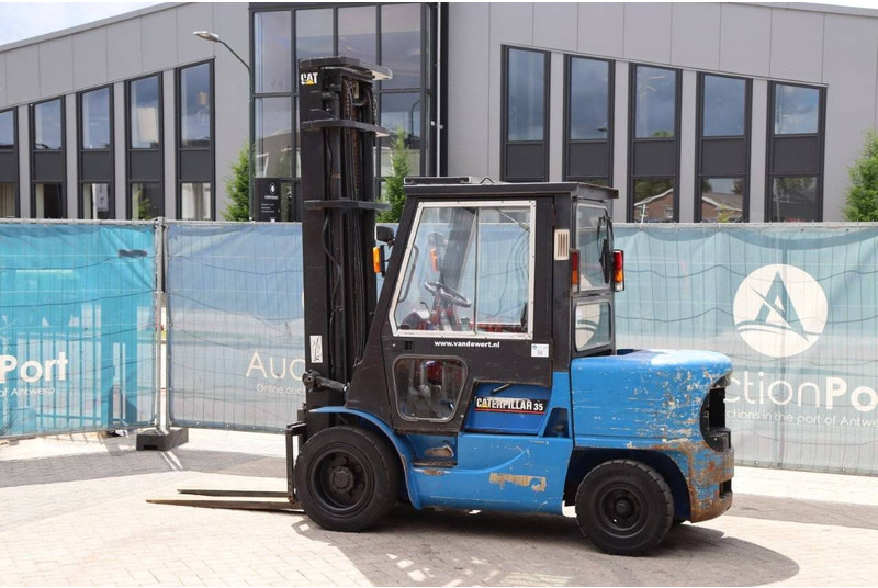 Caterpillar DP35K - Diesel forklift: picture 3 Caterpillar DP35K - Diesel forklift: picture 3