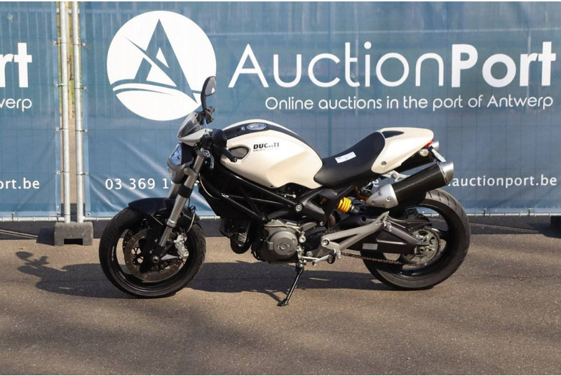 Ducati MONSTER 696 - Motorcycle: picture 1 Ducati MONSTER 696 - Motorcycle: picture 1