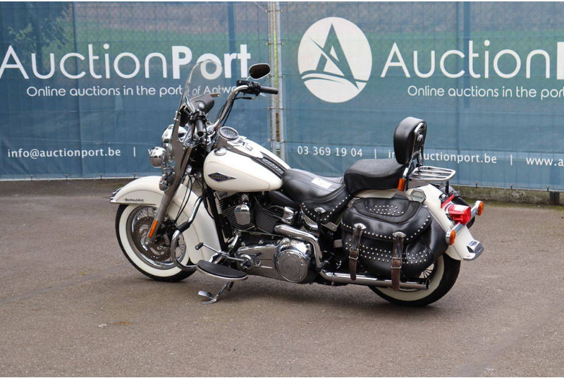 Harley-Davidson Heritage Softail - Motorcycle: picture 3 Harley-Davidson Heritage Softail - Motorcycle: picture 3