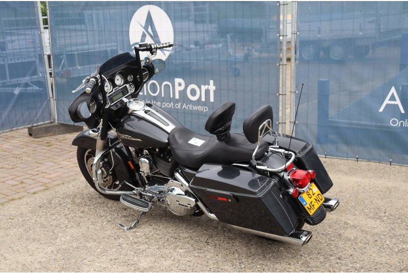 Harley-Davidson Streeet Glide - Motorcycle: picture 4 Harley-Davidson Streeet Glide - Motorcycle: picture 4