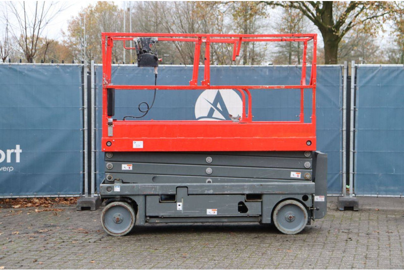 Haulotte Compact 10N - Scissor lift: picture 2 Haulotte Compact 10N - Scissor lift: picture 2
