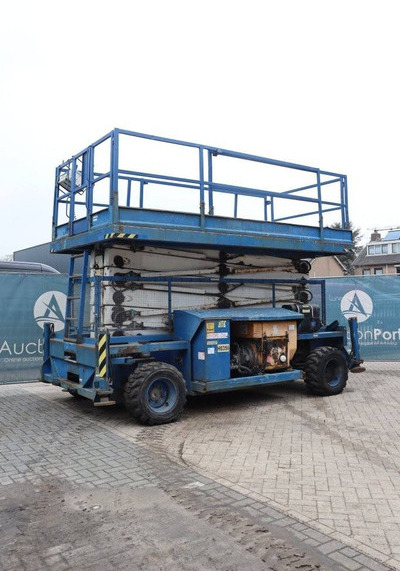 Holland lift COMBISTAR B-195DL25-4WD/P/N - Scissor lift: picture 5 Holland lift COMBISTAR B-195DL25-4WD/P/N - Scissor lift: picture 5