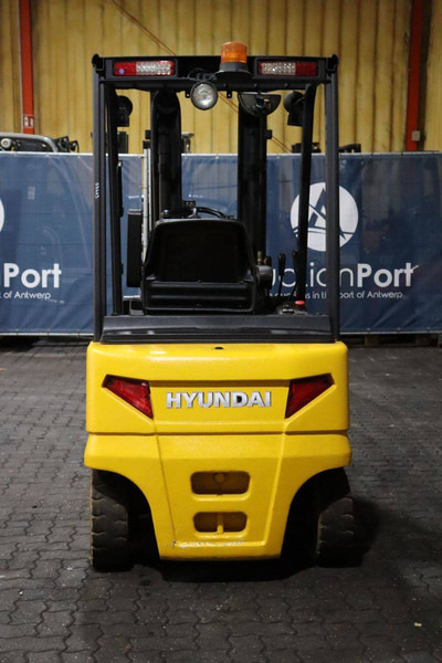 Hyundai 16B-9 - Electric forklift: picture 5 Hyundai 16B-9 - Electric forklift: picture 5