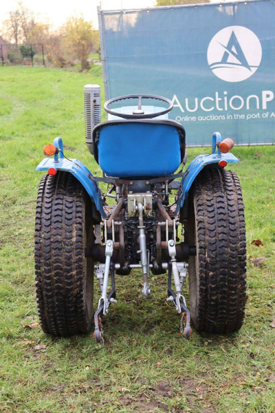 Iseki TX1510F - Farm tractor: picture 5 Iseki TX1510F - Farm tractor: picture 5