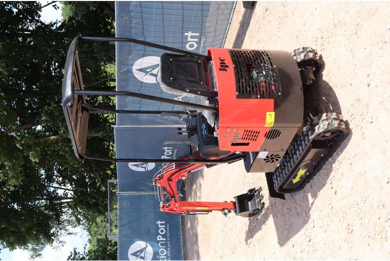 JPC HT12 - Mini excavator: picture 4 JPC HT12 - Mini excavator: picture 4