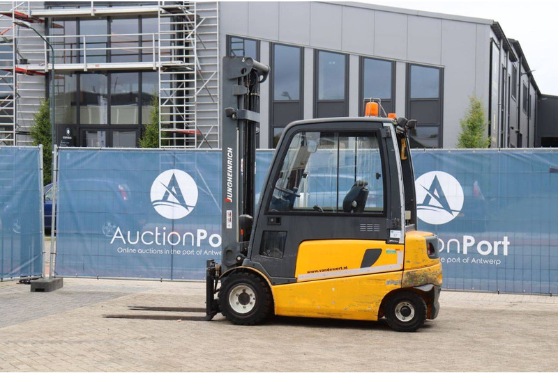 Jungheinrich EFG430 - Electric forklift: picture 3 Jungheinrich EFG430 - Electric forklift: picture 3