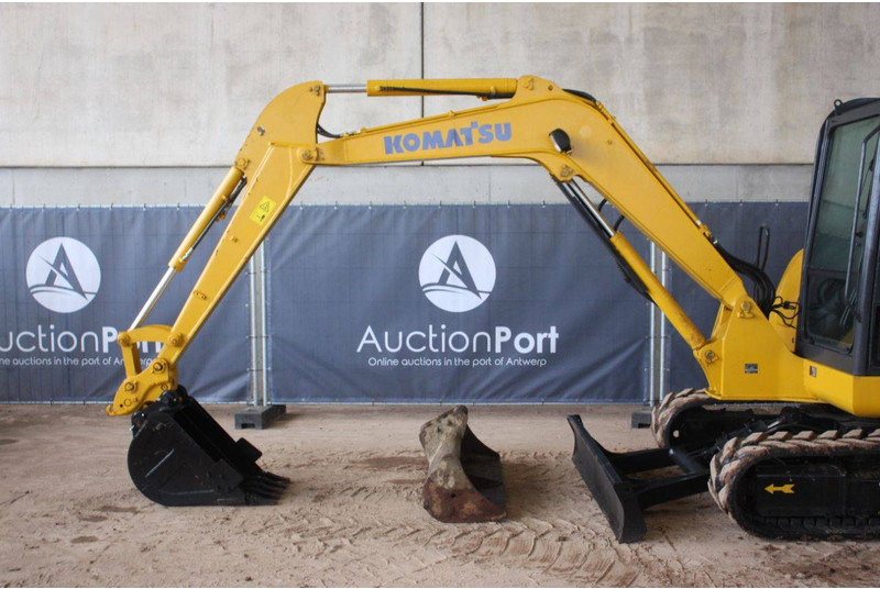 Crawler excavator Komatsu PC56-7: picture 9