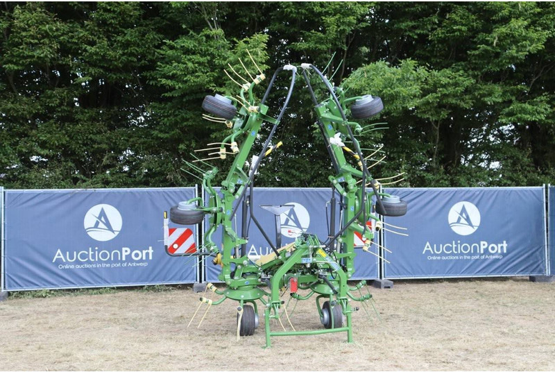 Krone KW103-23 - Tedder/ Rake: picture 1 Krone KW103-23 - Tedder/ Rake: picture 1