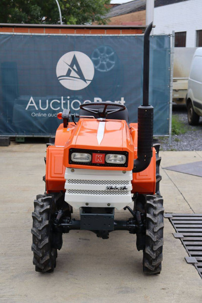 Farm tractor Kubota B1400DT: picture 8