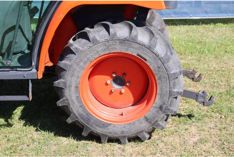 Farm tractor Kubota STV40: picture 16