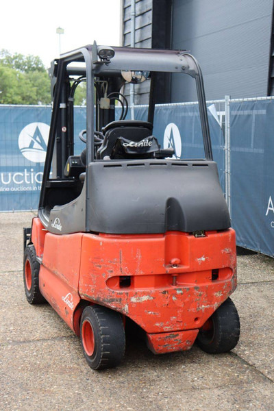 Linde E30/03/600 - Electric forklift: picture 4 Linde E30/03/600 - Electric forklift: picture 4