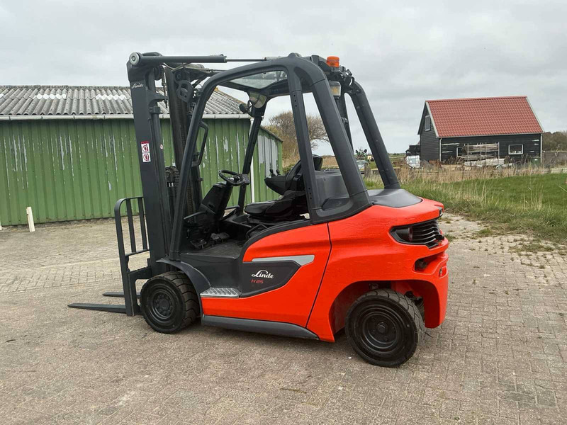 Linde H25D-01 - Diesel forklift: picture 3 Linde H25D-01 - Diesel forklift: picture 3