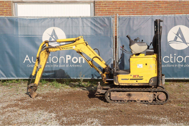 New Holland E10SR - Mini excavator: picture 2 New Holland E10SR - Mini excavator: picture 2