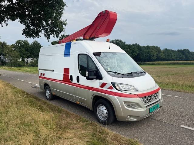 Peugeot Boxer 2.2HDI - Truck with aerial platform: picture 2 Peugeot Boxer 2.2HDI - Truck with aerial platform: picture 2