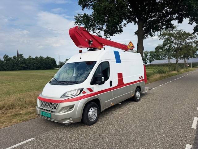 Peugeot Boxer 2.2HDI - Truck with aerial platform: picture 4 Peugeot Boxer 2.2HDI - Truck with aerial platform: picture 4