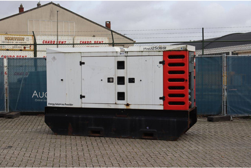 SDMO R220 - Generator set: picture 4 SDMO R220 - Generator set: picture 4