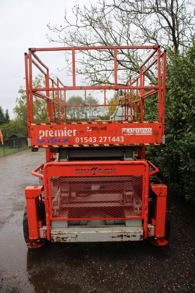 Skyjack SJ 8841 - Scissor lift: picture 4 Skyjack SJ 8841 - Scissor lift: picture 4