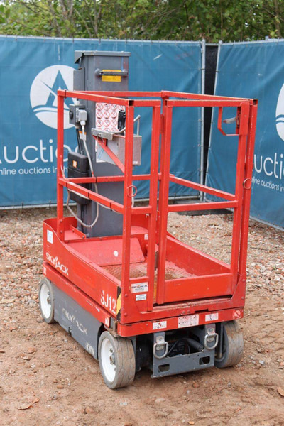 Skyjack SJ12 - Aerial platform: picture 4 Skyjack SJ12 - Aerial platform: picture 4