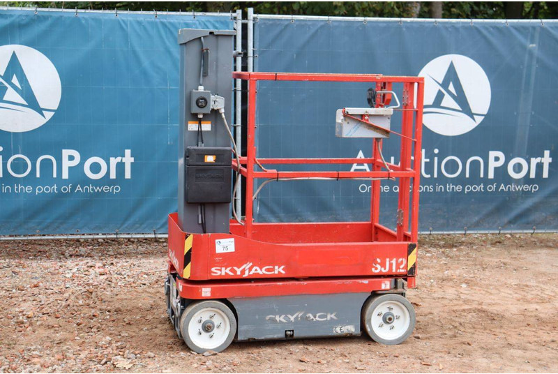Skyjack SJ12 - Aerial platform: picture 1 Skyjack SJ12 - Aerial platform: picture 1