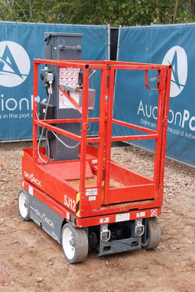 Skyjack SJ12 - Aerial platform: picture 4 Skyjack SJ12 - Aerial platform: picture 4