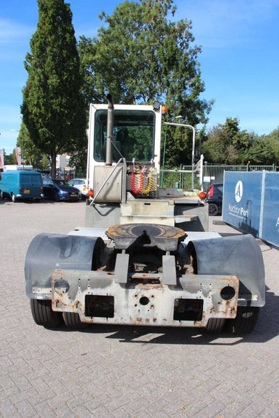 Terberg YT222 - Terminal tractor: picture 4 Terberg YT222 - Terminal tractor: picture 4