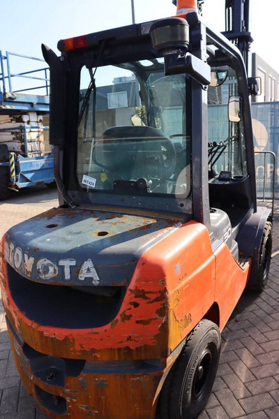 Toyota 02-8FDF30 - Diesel forklift: picture 5 Toyota 02-8FDF30 - Diesel forklift: picture 5