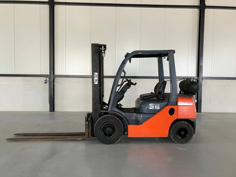 Toyota 02-8FGF25 - LPG forklift: picture 2 Toyota 02-8FGF25 - LPG forklift: picture 2