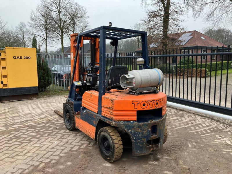 Toyota 42-5FGF 25 - LPG forklift: picture 4 Toyota 42-5FGF 25 - LPG forklift: picture 4