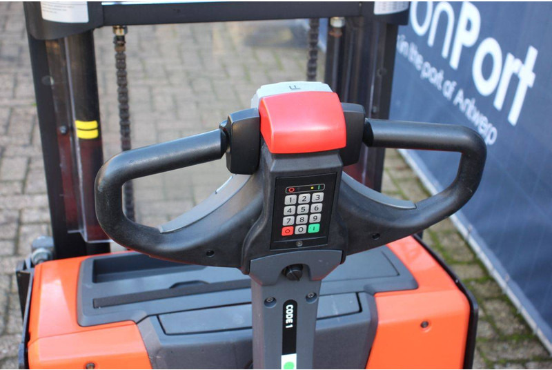 Stacker Toyota SWE200D: picture 16