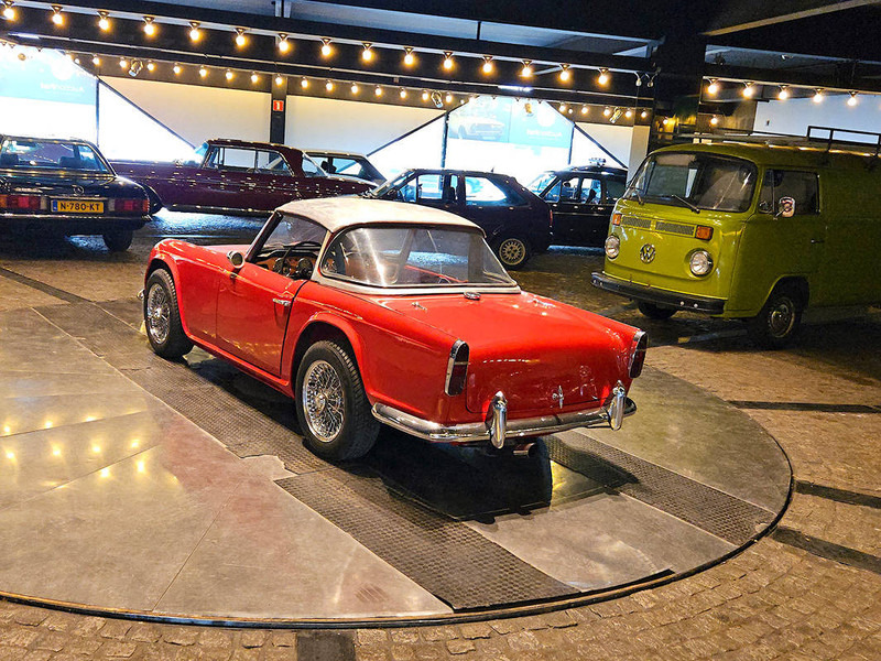 Triumph TR4 'Surrey Top' - Sedan: picture 3 Triumph TR4 'Surrey Top' - Sedan: picture 3