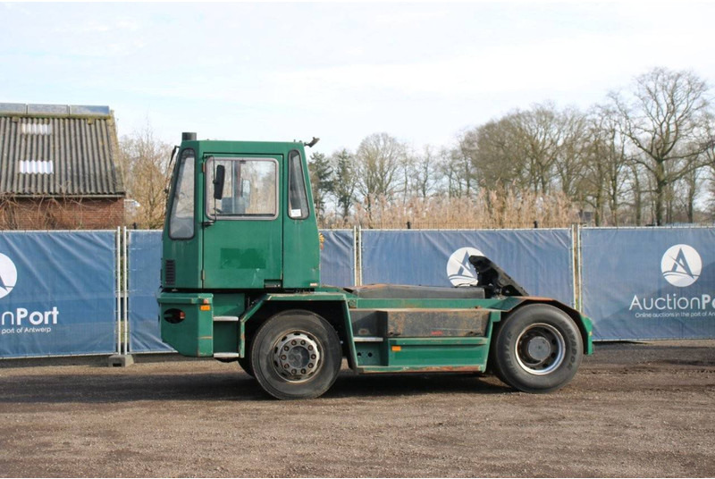 Volvo - Terminal tractor: picture 1 Volvo - Terminal tractor: picture 1