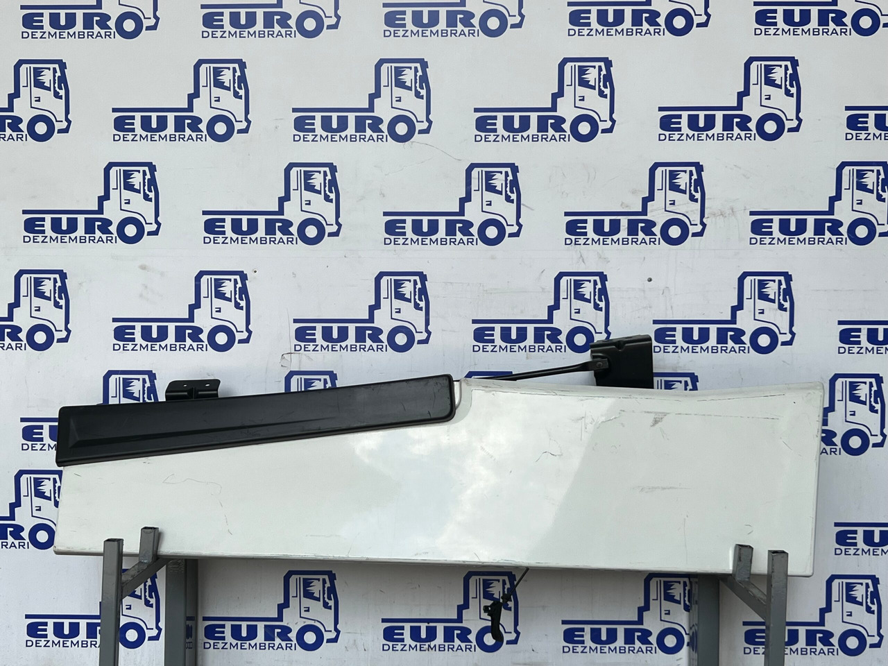 PARAVANT LATERAL DREAPTA RENAULT T 82636497 - Body and exterior for Truck: picture 1 PARAVANT LATERAL DREAPTA RENAULT T 82636497 - Body and exterior for Truck: picture 1