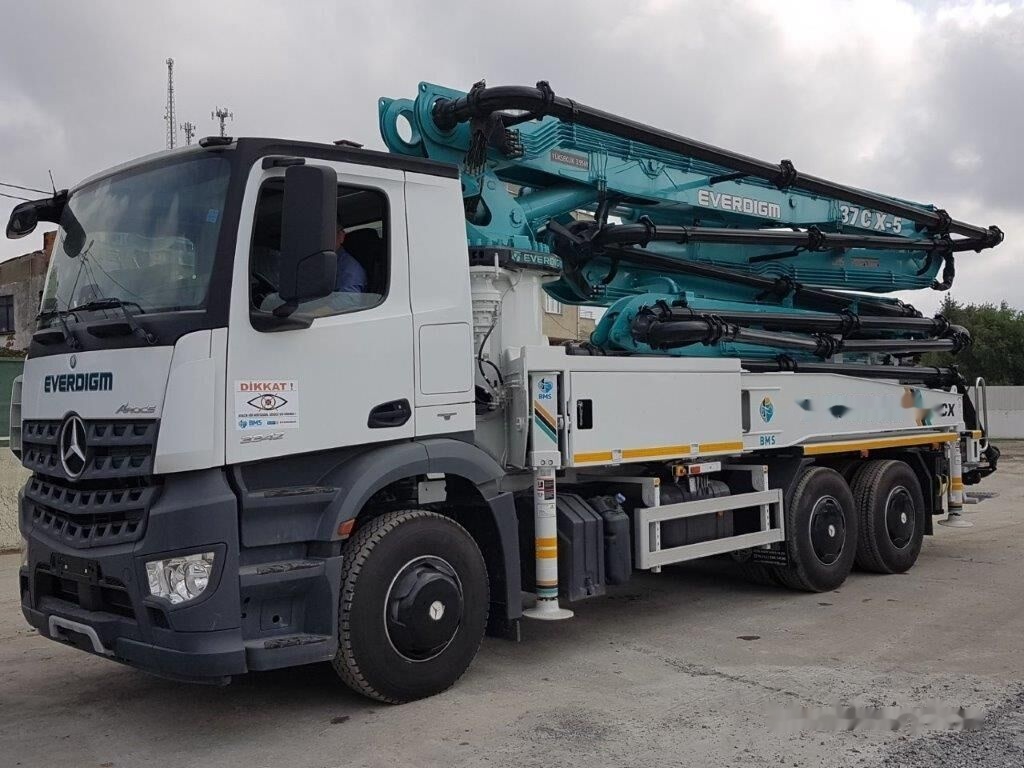 Mercedes-Benz 3343 P - Concrete pump truck: picture 1 Mercedes-Benz 3343 P - Concrete pump truck: picture 1