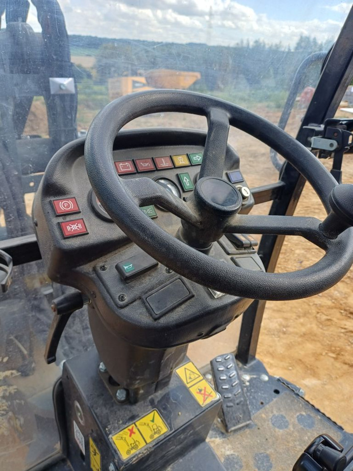 Giant G2500 HD - Skid steer loader: picture 4 Giant G2500 HD - Skid steer loader: picture 4
