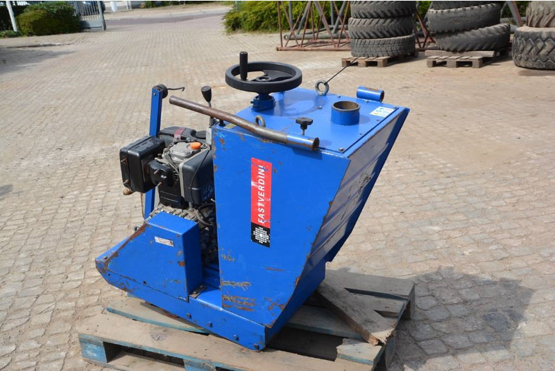 Fastverdini Floor Saw concrete & asphalt diesel - Construction machinery: picture 5 Fastverdini Floor Saw concrete & asphalt diesel - Construction machinery: picture 5