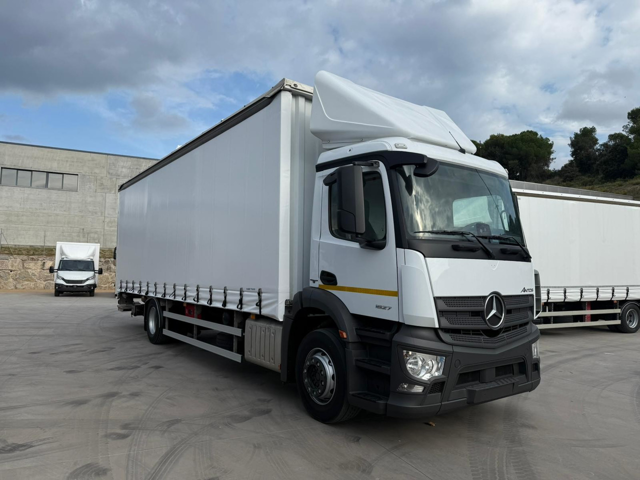MERCEDES BENZ 18.27 Antos E6 (Tauliner) - Curtain side truck: picture 2 MERCEDES BENZ 18.27 Antos E6 (Tauliner) - Curtain side truck: picture 2