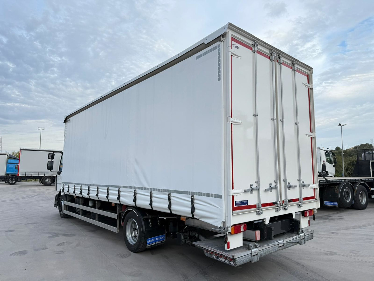 RENAULT D12.240 E6 (Tauliner) - Curtain side truck: picture 4 RENAULT D12.240 E6 (Tauliner) - Curtain side truck: picture 4