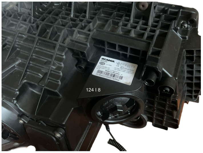 Scania - Headlight: picture 3 Scania - Headlight: picture 3