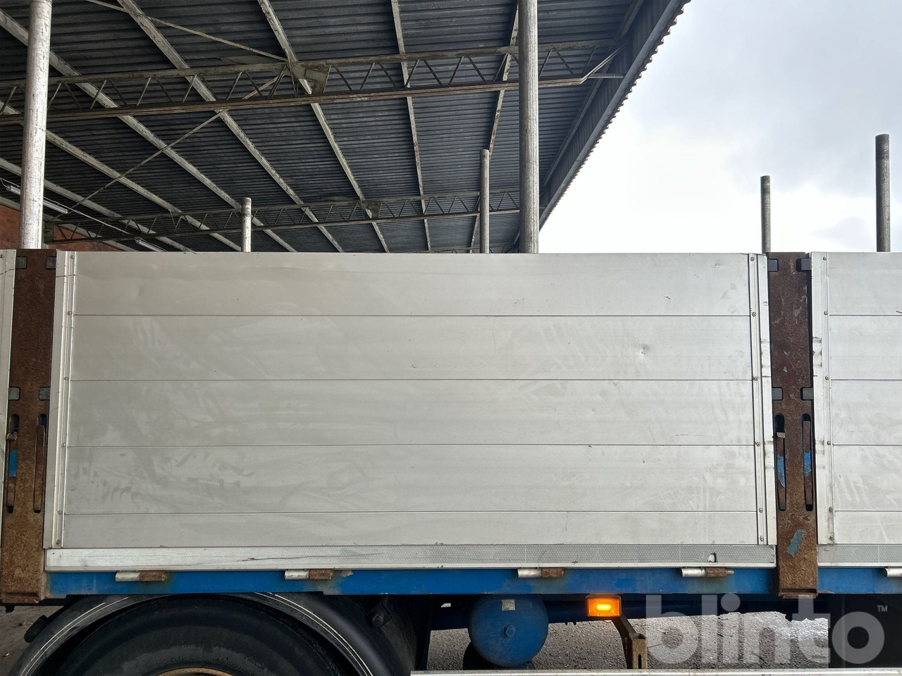 Dropside/ Flatbed truck, Crane truck Brädgårdsbil / SCANIA P250 / Nybesiktigad kran: picture 29