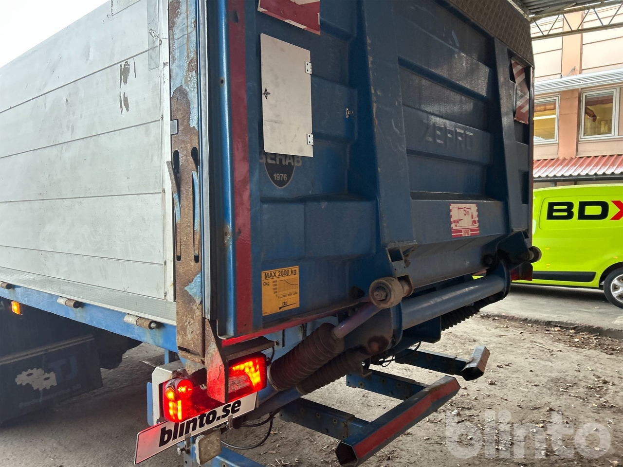 Dropside/ Flatbed truck, Crane truck Brädgårdsbil / SCANIA P250 / Nybesiktigad kran: picture 39