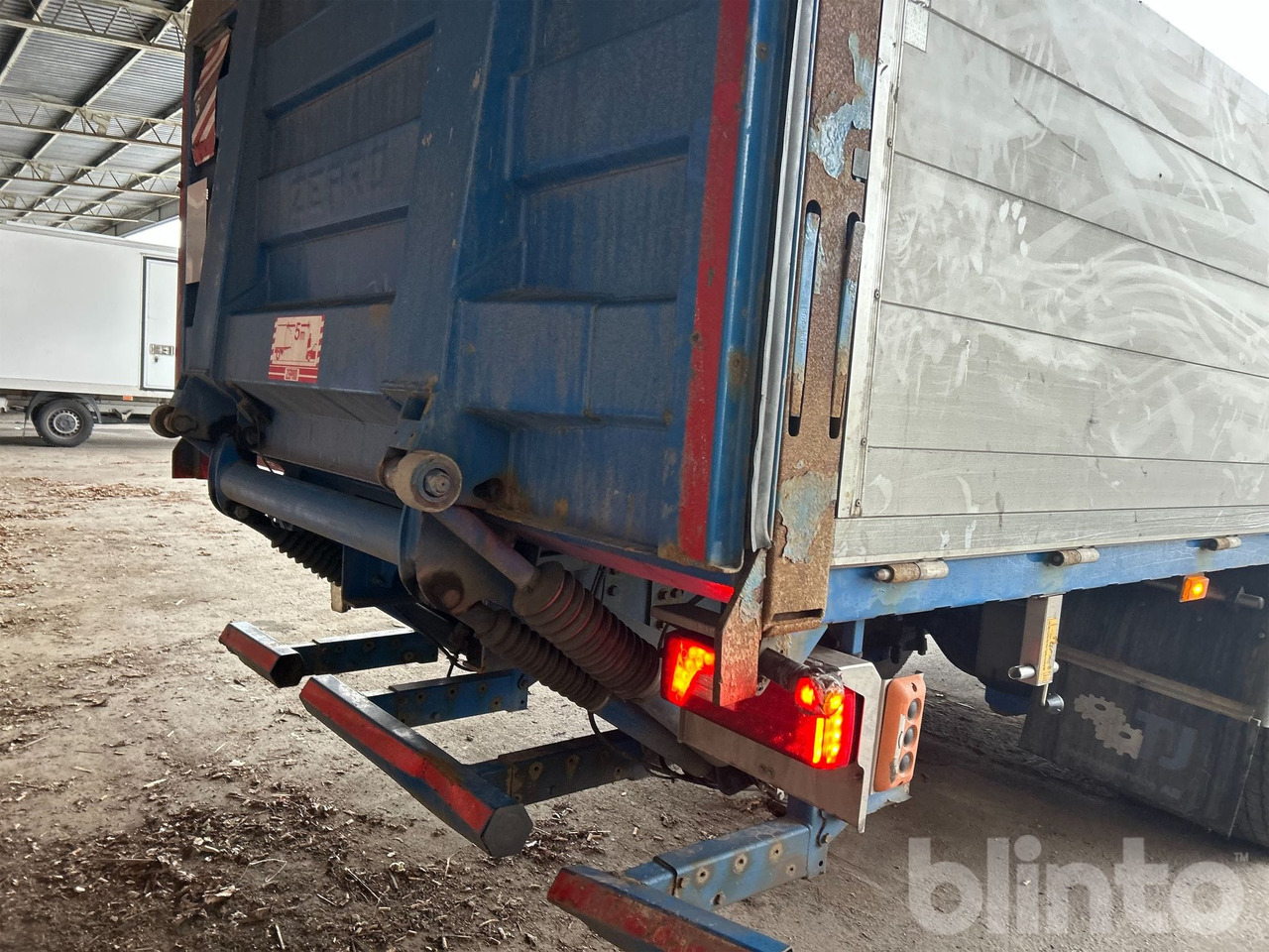 Dropside/ Flatbed truck, Crane truck Brädgårdsbil / SCANIA P250 / Nybesiktigad kran: picture 36