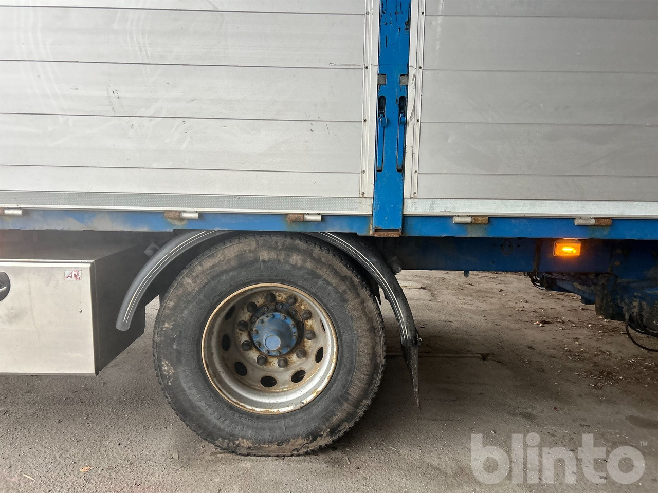 Dropside/ Flatbed truck, Crane truck Brädgårdsbil / SCANIA P250 / Nybesiktigad kran: picture 44